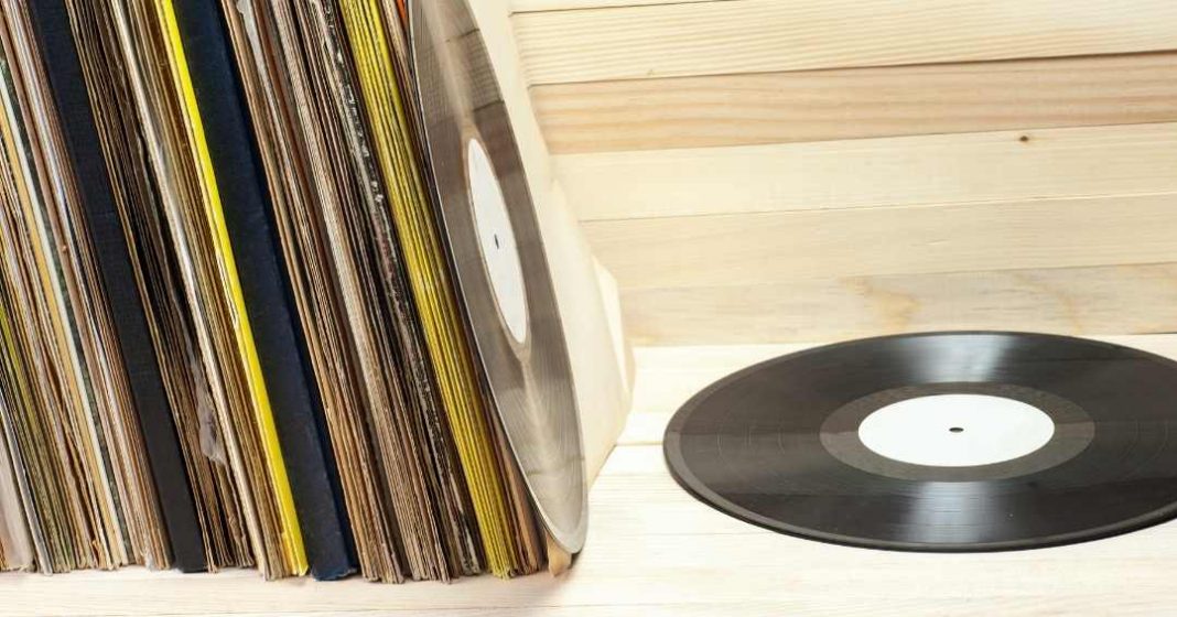 Useful Guide How to Store Vinyl Records? TechyIce