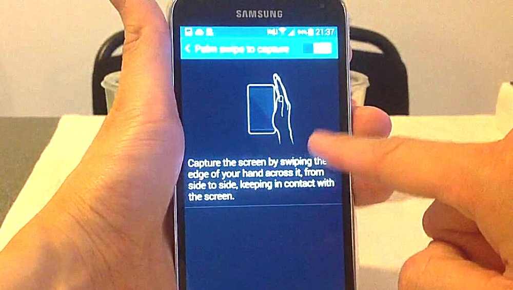 Use of Palm to take a Screenshot
