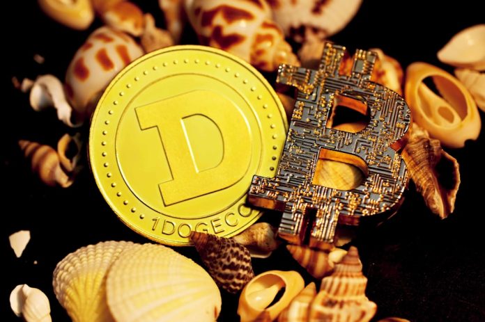 gold and silver round ornament fidelity crypto, digital wallet, investment platform